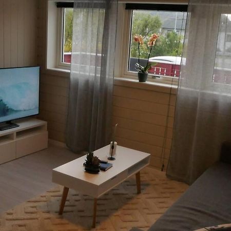 Nyrenovert Leilighet Med Gratis Parkering Leknes Eksteriør billede